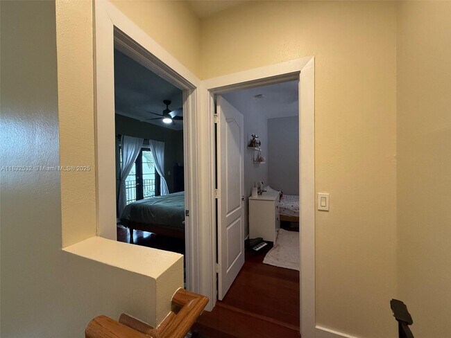 Building Photo - 2808 Coconut Ave