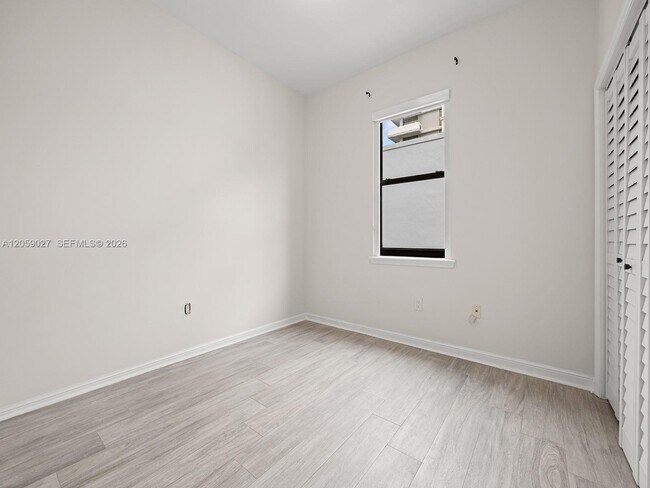 Building Photo - 5864 SW 74th Terrace