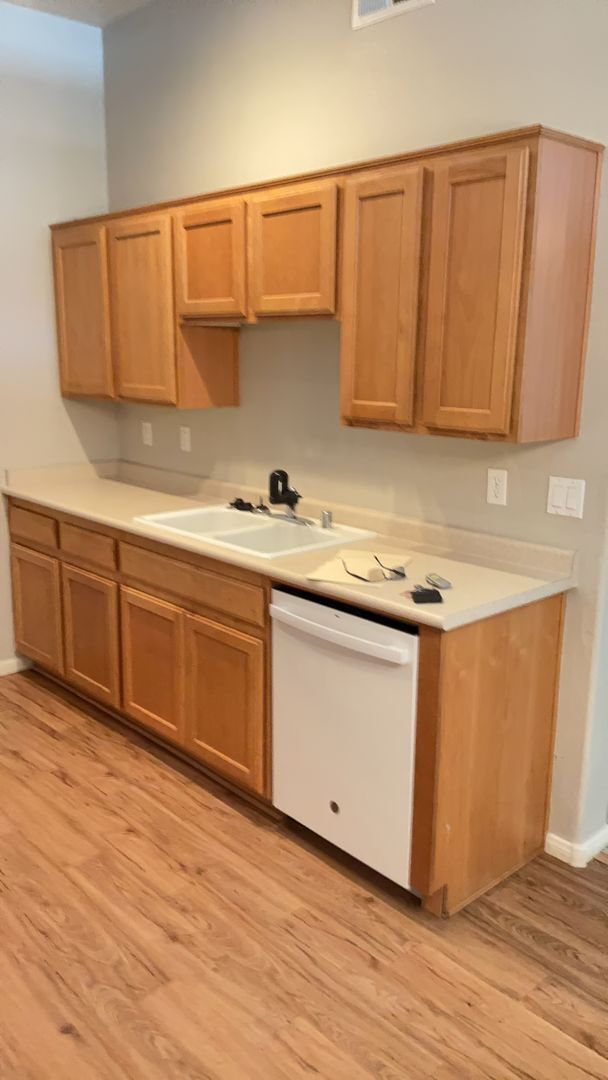 Building Photo - Condo 2 bedroom 2 bathroom Gated Entrance