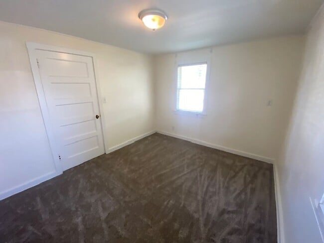 Building Photo - 821 Walnut St