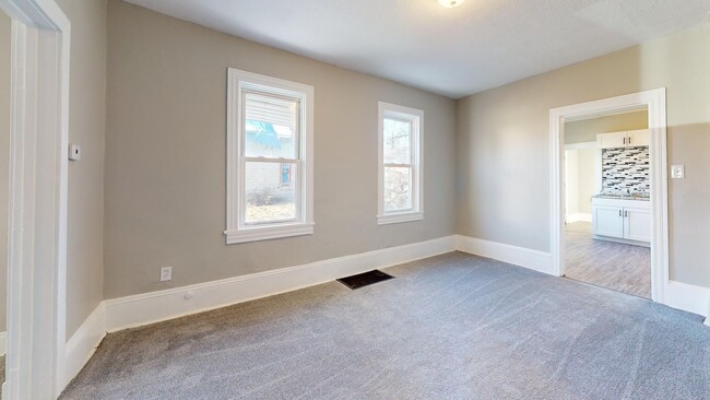 Building Photo - Clark / Fulton Area - Single Family Home - 2 Bedroom Apartment