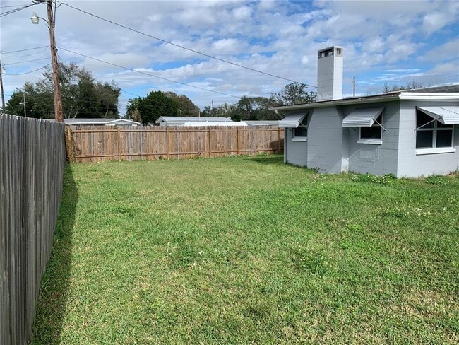 Building Photo - 2215 Pamela Dr