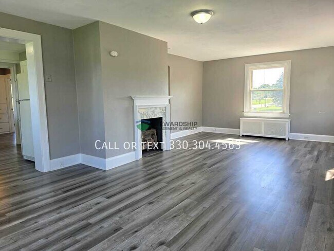 Building Photo - 12990 Lincoln Way W