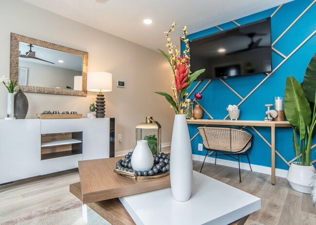 Building Photo - **OFFERING 1/2 OFF FIRST MONTH'S RENT FOR 9+ MONTH LEASE** Luxurious 2BD, 1.5BA Raleigh Unit (B) ...