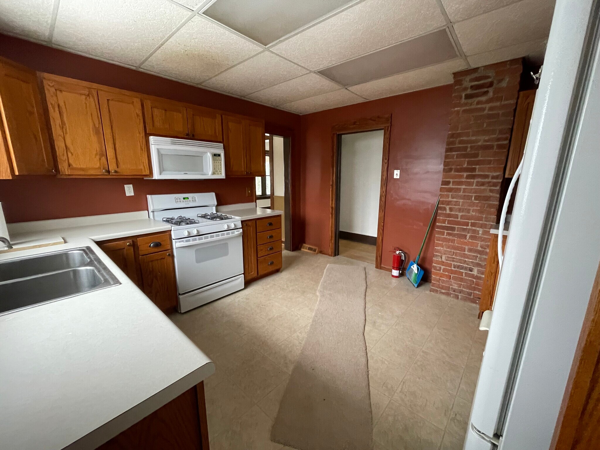 Building Photo - 422 E Howard St