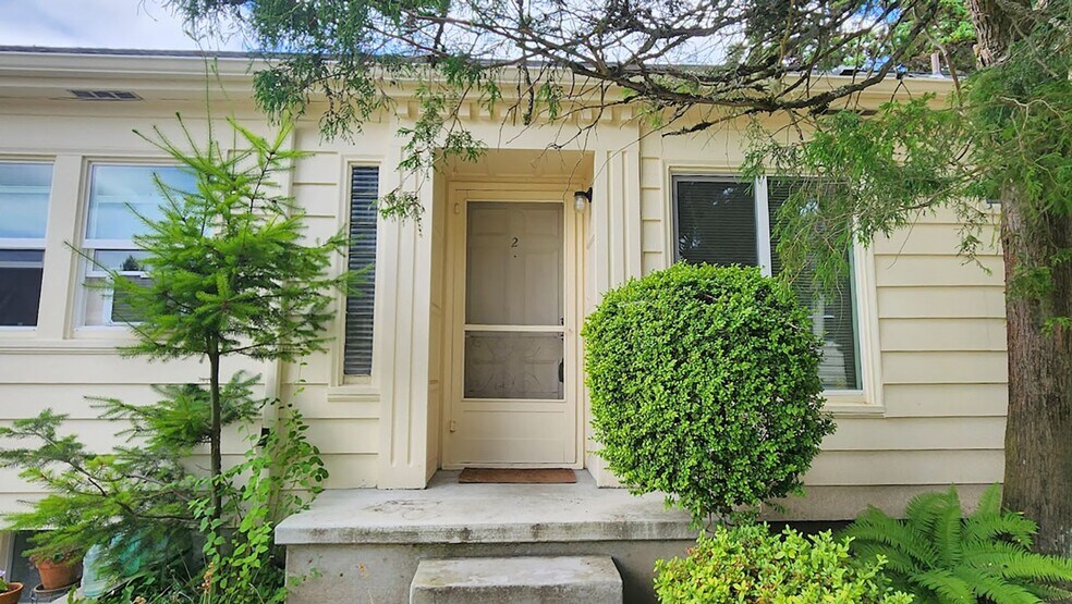 Building Photo - 3507 SW 11th Ave