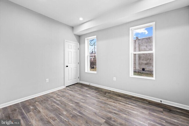 Building Photo - 1918 E Lafayette Ave