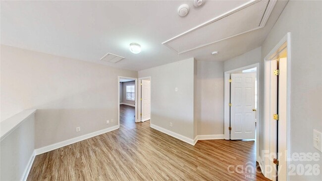 Building Photo - 447 Fawnbrook Ln