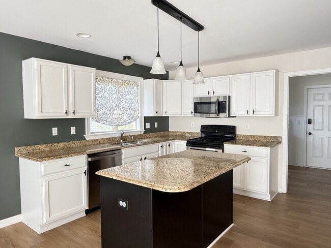 Building Photo - 603 E Castlebury Cir