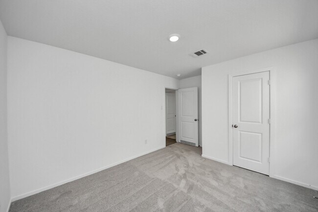 Building Photo - 27438 Sweetwater Bay Dr