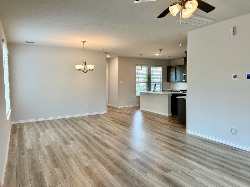 Building Photo - 810 Mineral Wells Ln