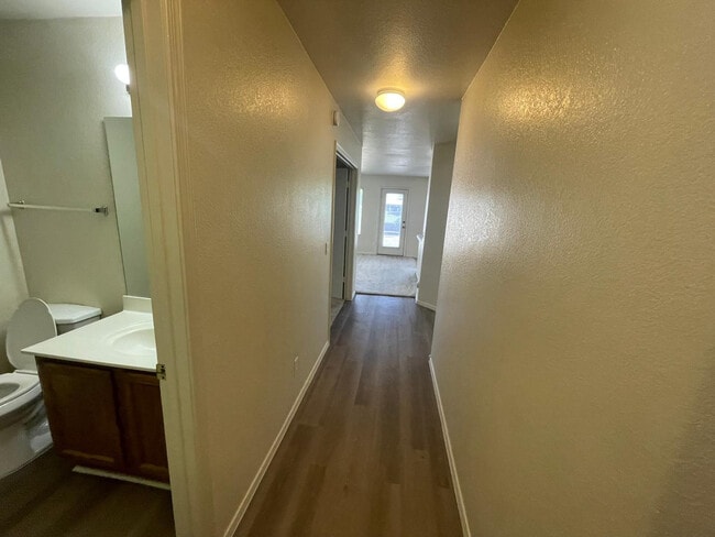 Building Photo - 324 W Colt Rd