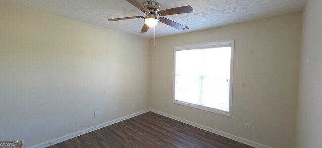 Building Photo - 838 Pond View Ct