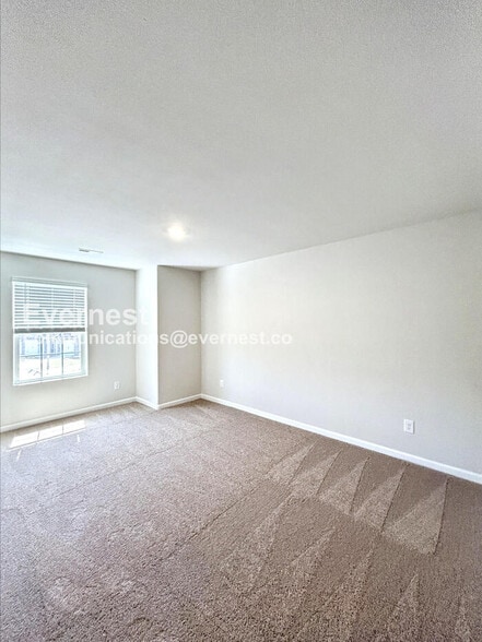 Building Photo - 2156 Willow Gln Dr