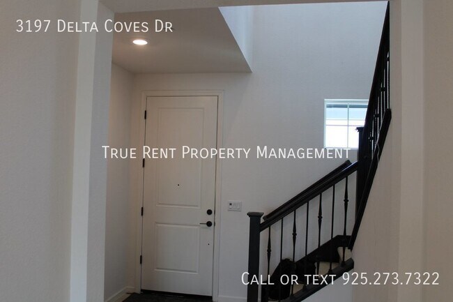 Building Photo - Gorgeous 5 Bed, 3 Bath in Highly Desirable...