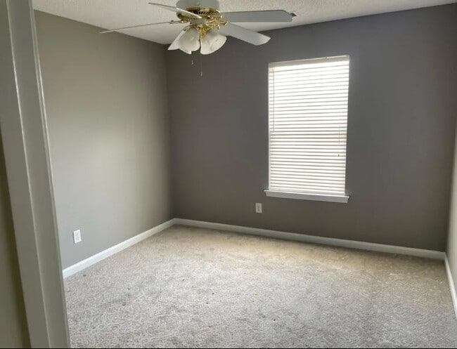 Building Photo - 6201 Cinnamon Ct