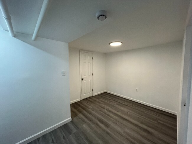 Building Photo - 4634 Fernhill Rd