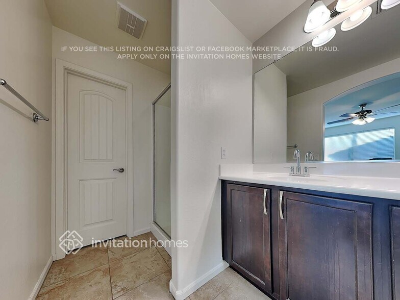 Building Photo - 1447 S Colt Dr