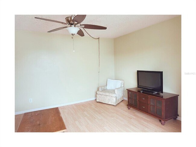Building Photo - 5541 Bay Blvd