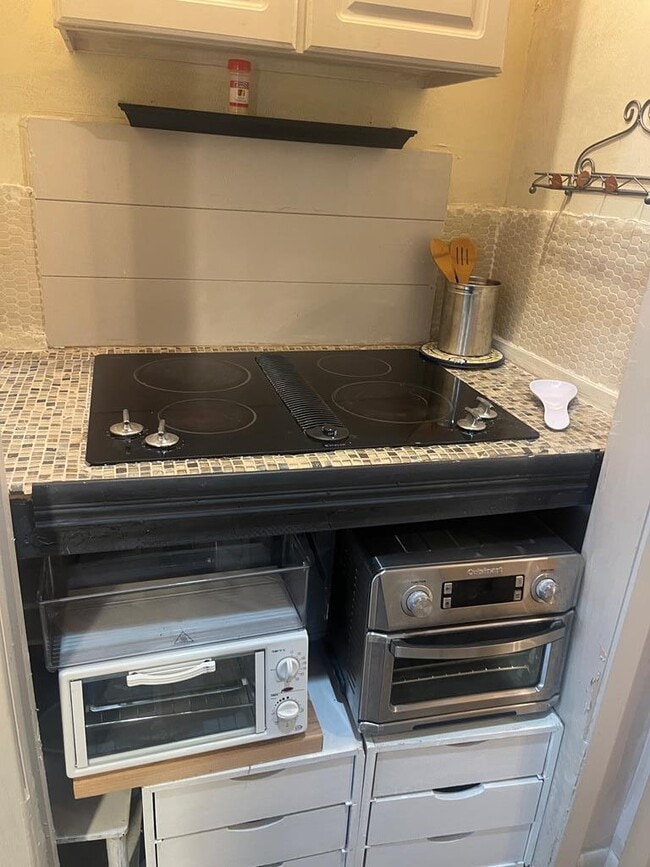 Building Photo - 302 Riverhill Blvd