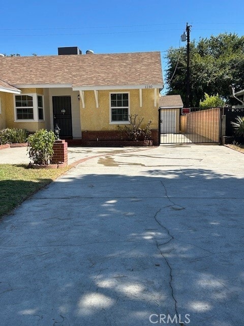 Building Photo - 1230 E Idahome St
