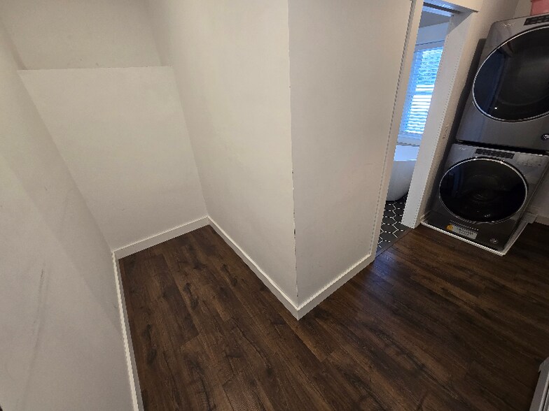 Building Photo - 69 Carver Rd