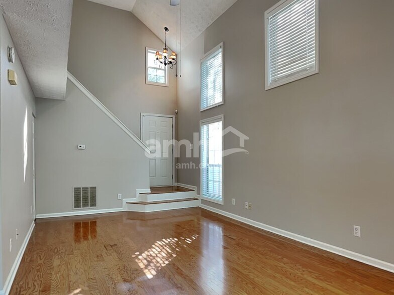 Building Photo - 3731 Avensong Village Cir