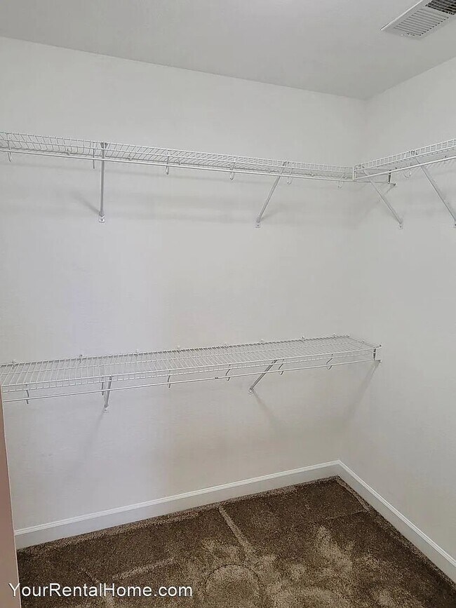 Building Photo - 82 Grove Hill Ln