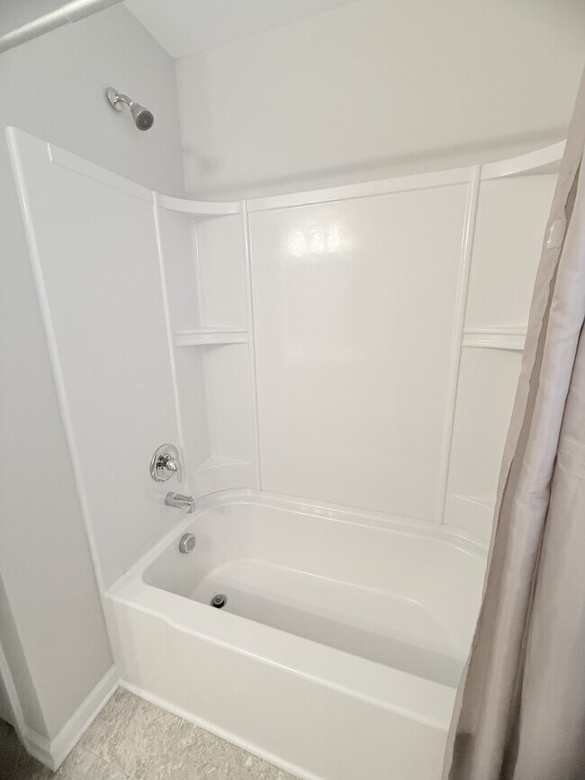 Building Photo - 220 Machrie Lp