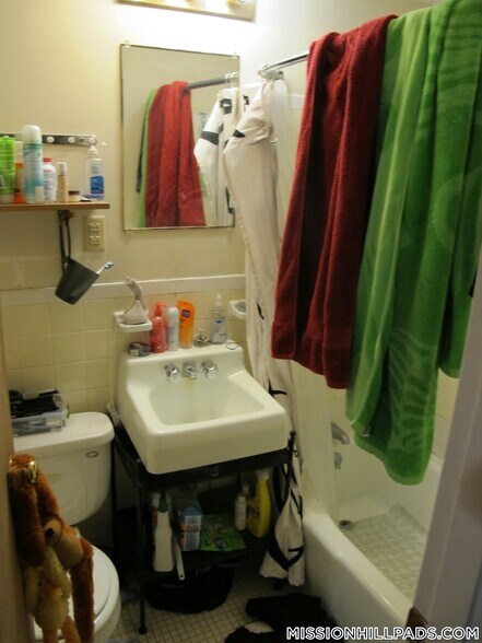 Building Photo - 10 Wait St