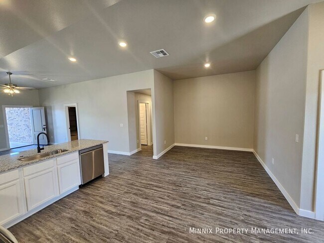 Building Photo - 2622 Tiffin Ave