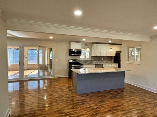 Building Photo - 4642 Elmherst Dr