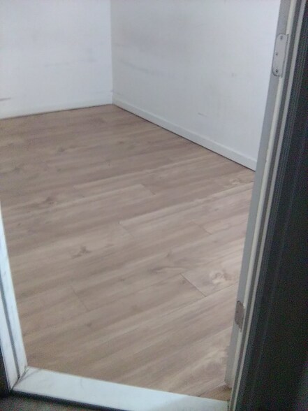 Building Photo - 325 Pershing Ave