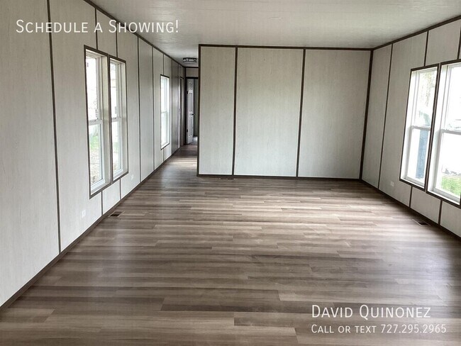 Building Photo - 4614 E Old Trail Rd