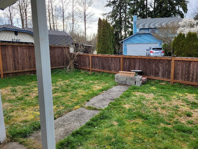 Building Photo - 26 E Marilyn Ave