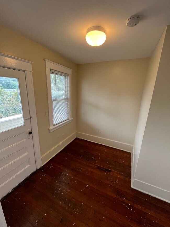 Building Photo - 137 Washington St