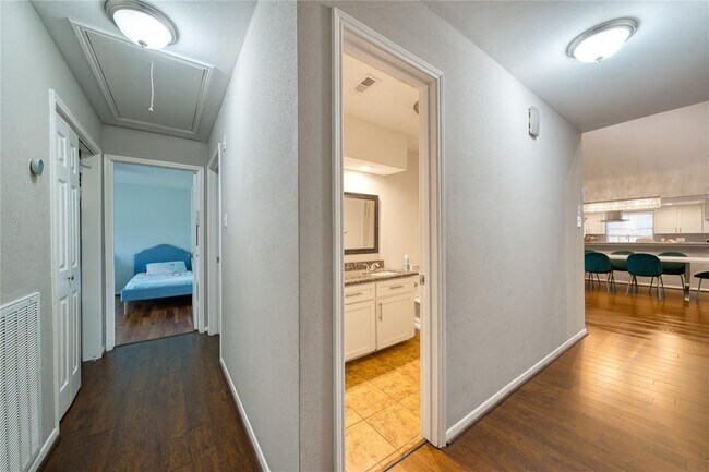 Building Photo - 7903 Portal Dr