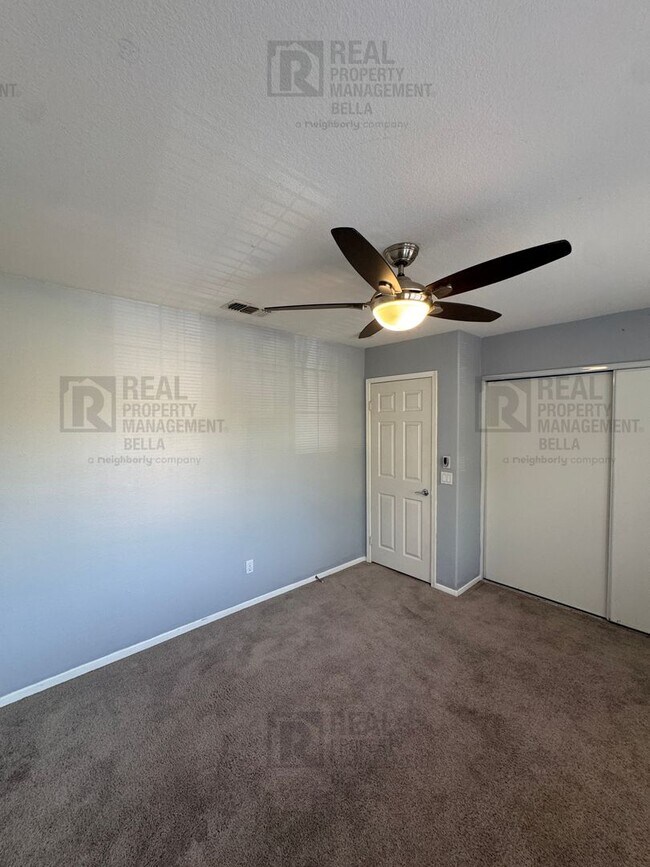 Building Photo - Spacious & Stylish 5-Bed, 3-Bath Home in Prime Murrieta Location