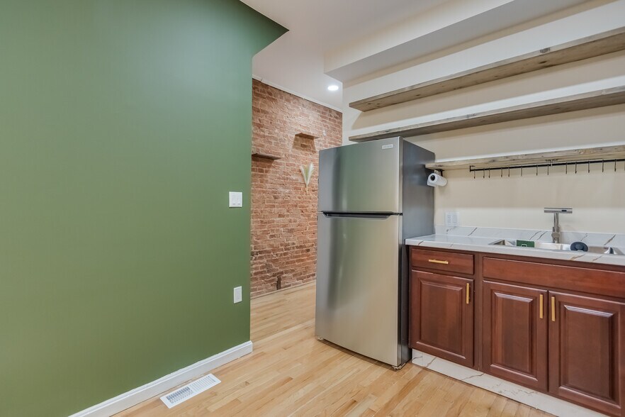 Building Photo - 1312 S Hanover St