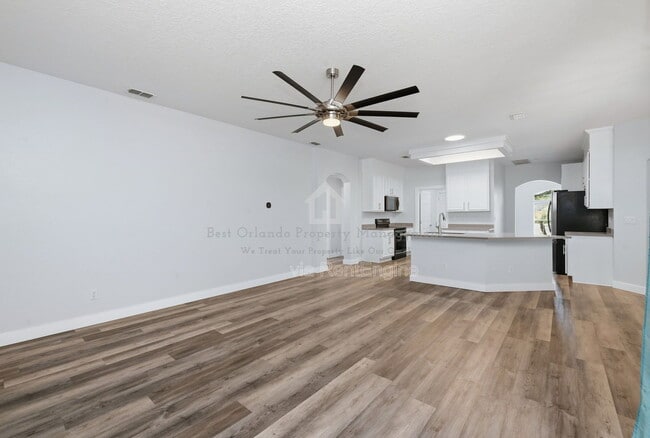 Building Photo - 15601 Grays Harbor Way