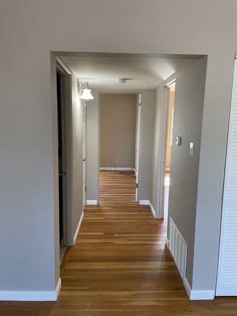 Hallway - 522 Mariedale Dr