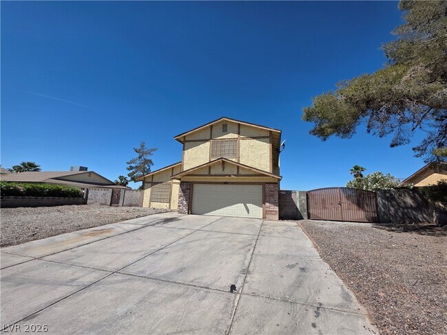 Building Photo - 1745 Mt Hood St