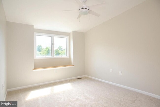 Building Photo - 7025 Chesapeake Harbour Dr E