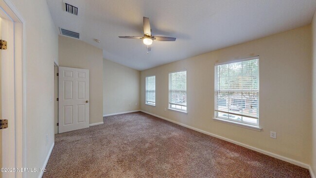 Building Photo - 13339 Solar Dr