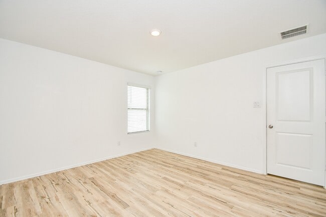 Building Photo - 24234 High Country Dr