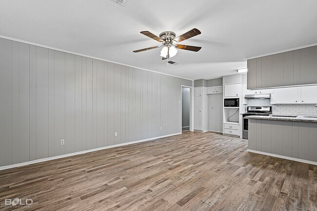 Building Photo - 321 Tallow Ln