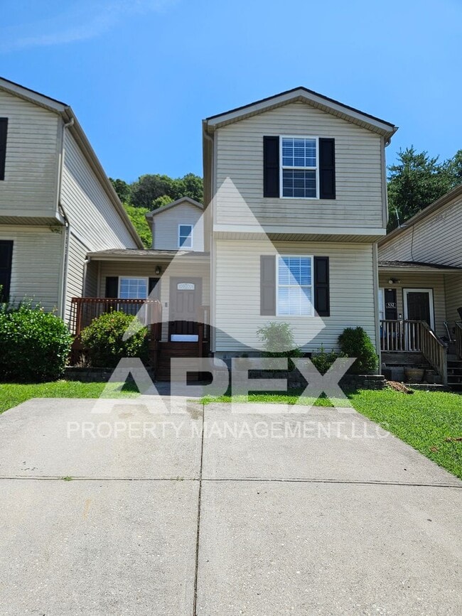 Primary Photo - Stunning 3 Bd/2Ba Condo in North Knox clos...
