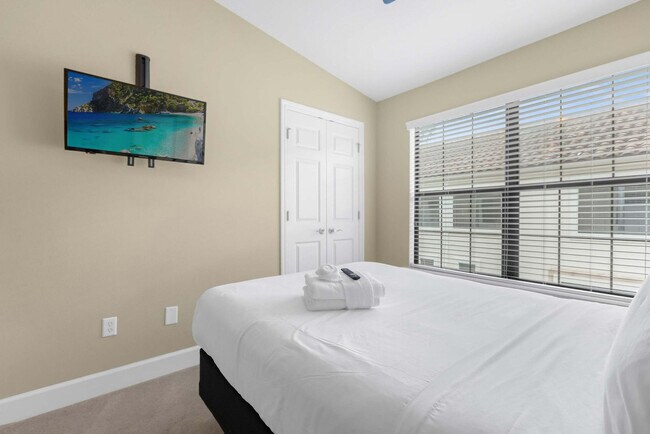 Building Photo - 14525 Damai Ln
