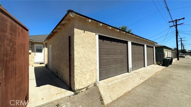 Building Photo - 2567 N Brighton St