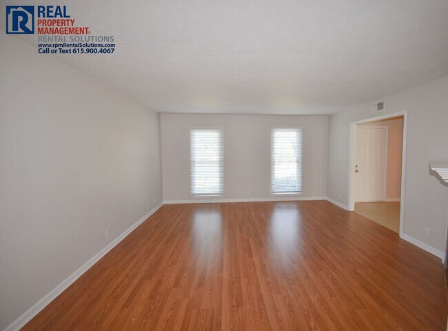 Building Photo - Spacious 3BR/2.5BA in Murfreesboro!